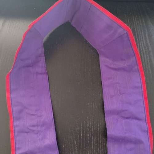 Medal with purple ribbon used, CPMMANDEUR distinction of CHAINE DES ROTISSEURS