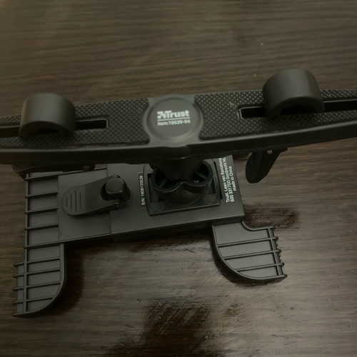 Trust Car Tablet Mount for Headrest like new
