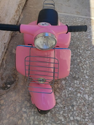 Ηλεκτρική παιδική βέσπα scooter μεταχειρισμένη, ροζ χρώμα
