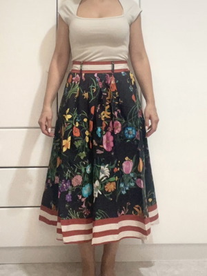 Midi skirt with colorful floral print, like new, size M
