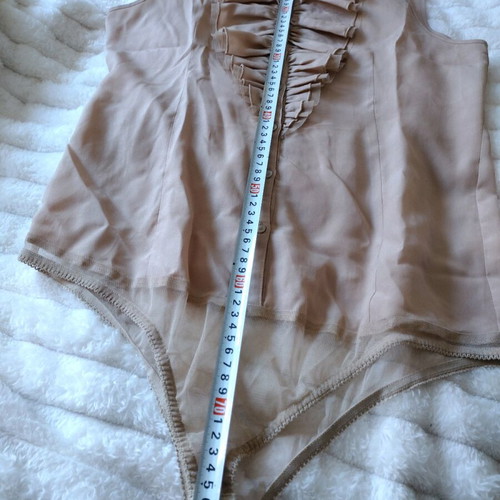 Body flowing beige size M like new