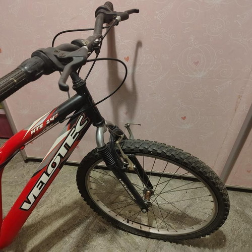Velotec HTS 24" mountain bike used, red, 24 inch wheels