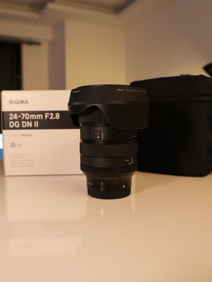 Sigma 24-70mm F2.8 DG DN II camera lens like new