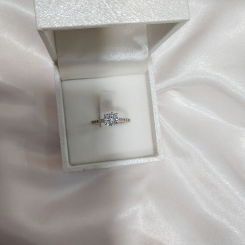 Two-tone 14k (585) solitaire ring size 52 like new, zircon stones