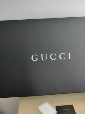 Gucci μεγάλο άδειο κουτί παπουτσιών με χαρτιά αφής και ανταλλακτικά για τακούνια, 60 x 38.5 x 14 εκ.