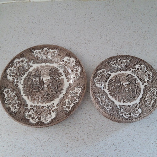 Vintage English pasta set like new