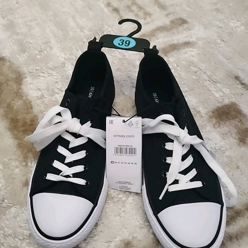 Sneakers new, size 39, black and white