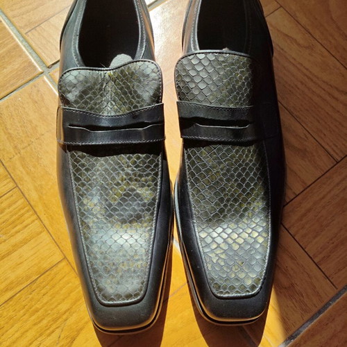 French Connection vintage black leather shoes with snake pattern never worn
