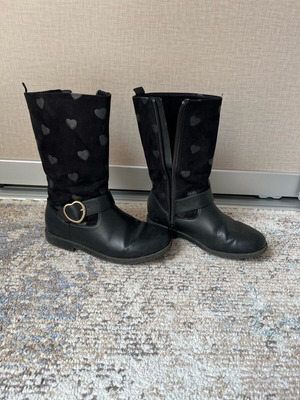Black boots used size 28 tall for girls