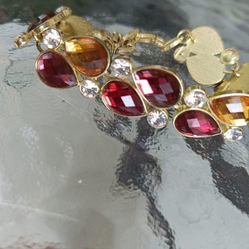 Bracelet with semi-precious stones, like new, adjustable closure