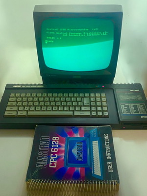 Amstrad CPC 6128 υπολογιστής με GT65 μόνιτορ και αγγλικό εγχειρίδιο μεταχειρισμένο