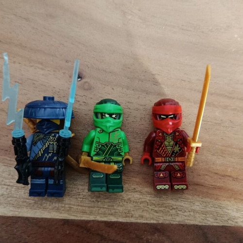 LEGO Ninjago φιγούρες Jay, Lloyd, Kai με όπλα σετ