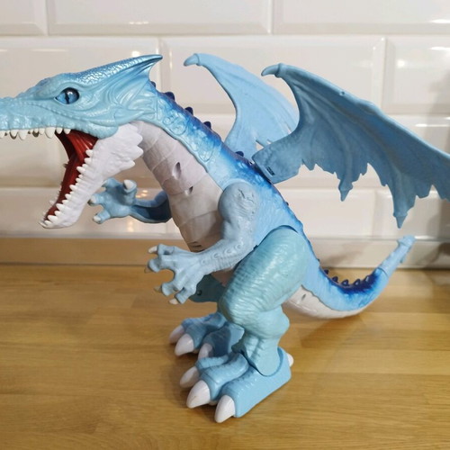 Dragon toy used with sounds and movement