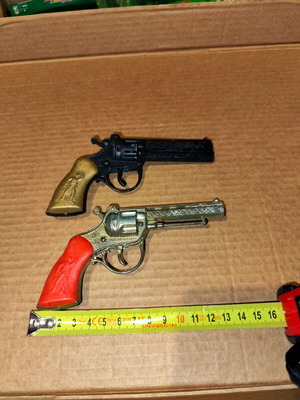 Pilaz metal vintage toys set of 2 new