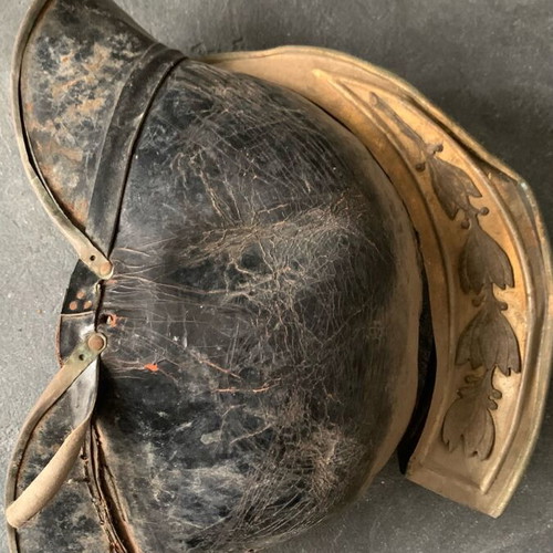 Firefighter helmet old used, requires restoration
