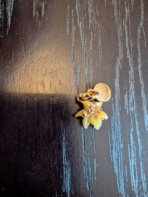 Yellow flower charm with gold details, S925