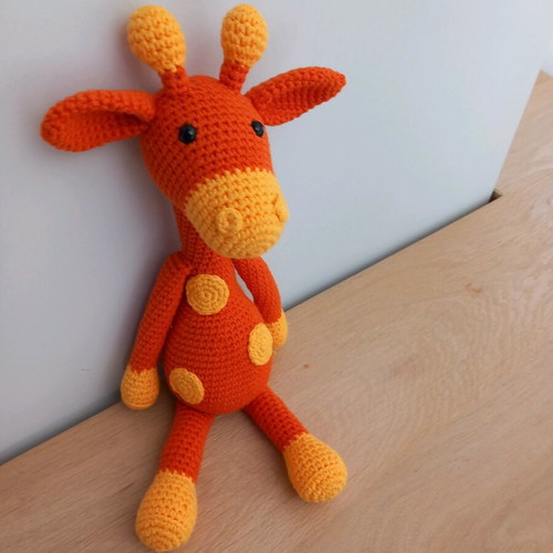 Giraffe doll handmade knitted toy new, soft