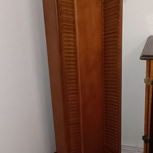 Cd stand like new, walnut rotating storage