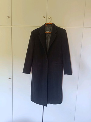 Lancelot women's coat size 50 like new, black