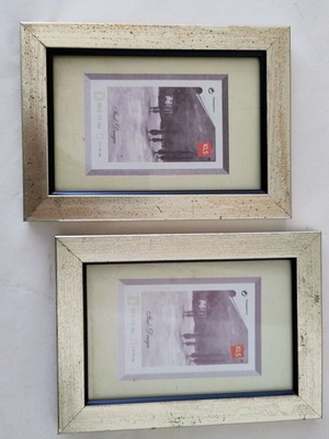 Set of 2 tabletop photo frames like new