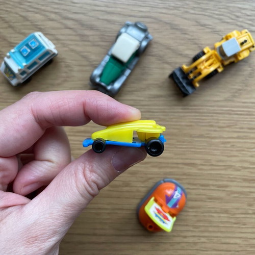 Kinder surprise Vehicles used figures, pack of 18 pieces