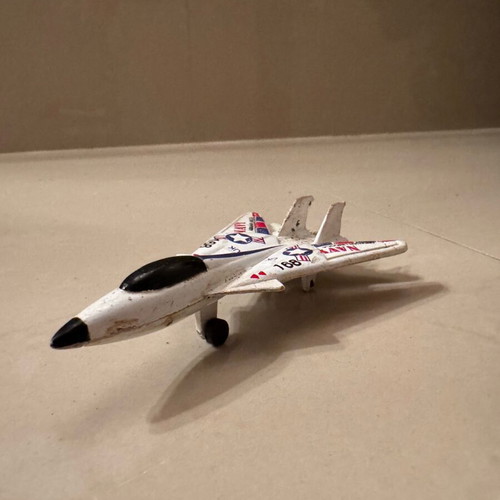 Collectible metal airplanes used, pack of 4 pieces