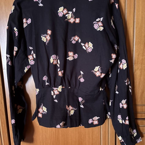 Edited floral wrap blouse like new, size M