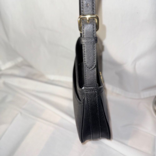 DKNY leather shoulder bag like new, black with gold details