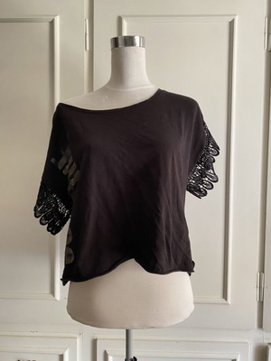 BSB women's black short-sleeve T-shirt with lace sleeves size L like new