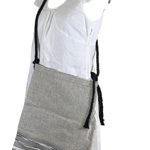 Knitted crossbody shoulder bag new, gray and white