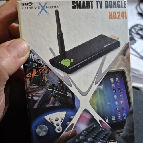 Extreme Media HD241 Smart TV HDMI Dongle Android like new