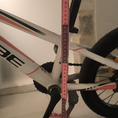 Cube kids bike 16 inches like new, white mountain