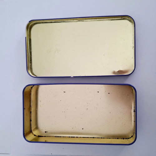 Nestle Crunch metal box vintage, used