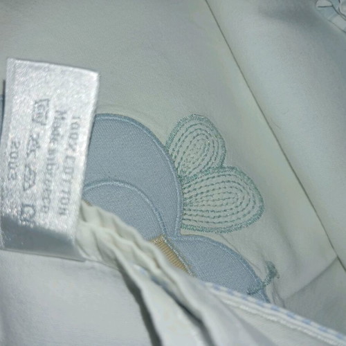 Nef Nef crib sheets like new, 2 pairs, 100% cotton