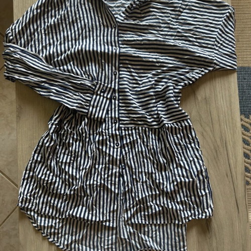 Shirt like new, size M, white and blue