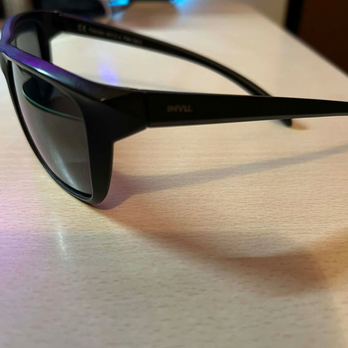 Invu Unisex Plastic Polarized Sunglasses A2113 like new, black