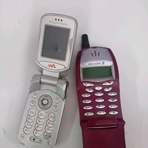 Sony Ericsson 720e like new with bonus second phone