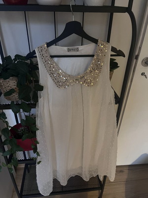 White dress size S like new