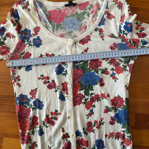 Cardigan medium used, colorful, floral pattern