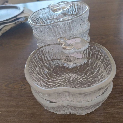 Set of 5 glass dessert bowls apple-shaped, like new