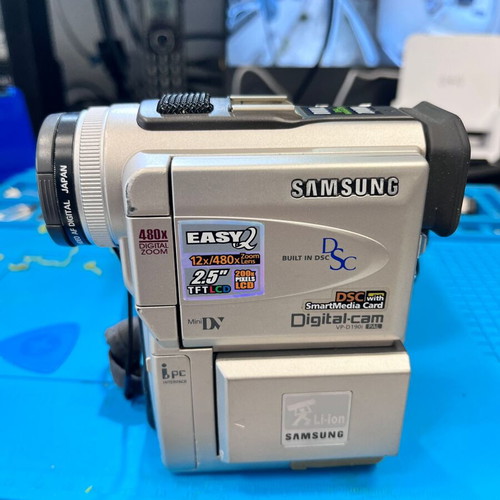 Samsung Digital Camcorder VP-D190i like new