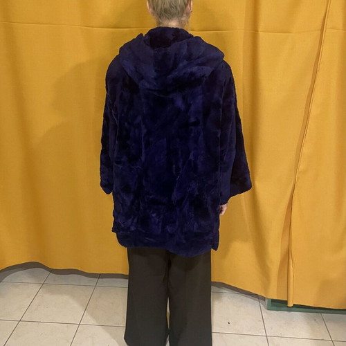 Natural mouton fur with hood used, purple