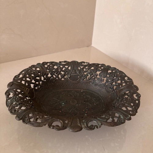 Metal bowl ornate lace-like like new