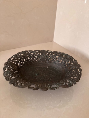 Metal bowl ornate lace-like like new
