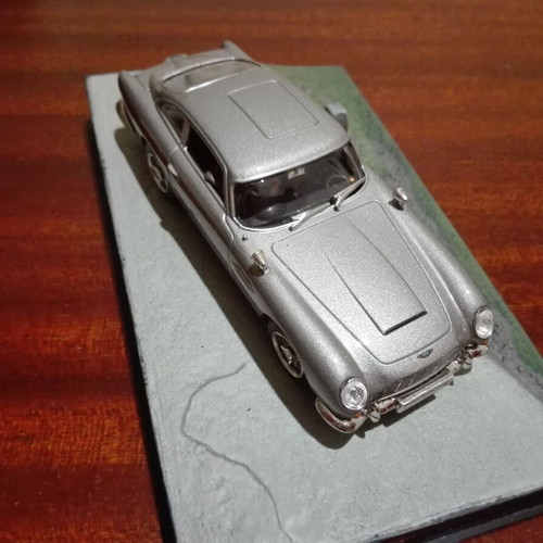 James Bond metal cars used, Aston Martin DB5 and Jaguar XKR