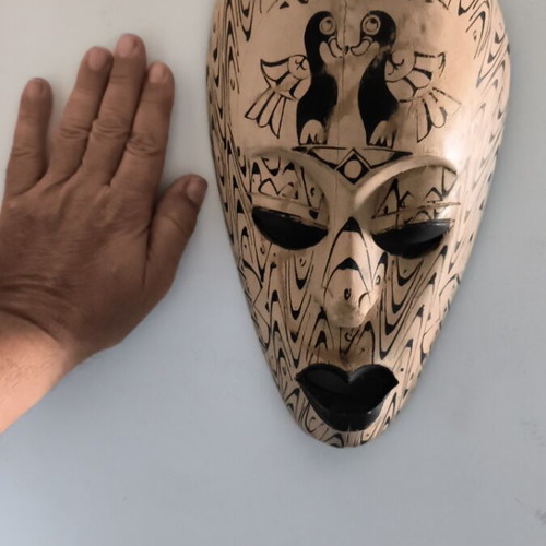 Wooden African wall mask used, 30x18 cm