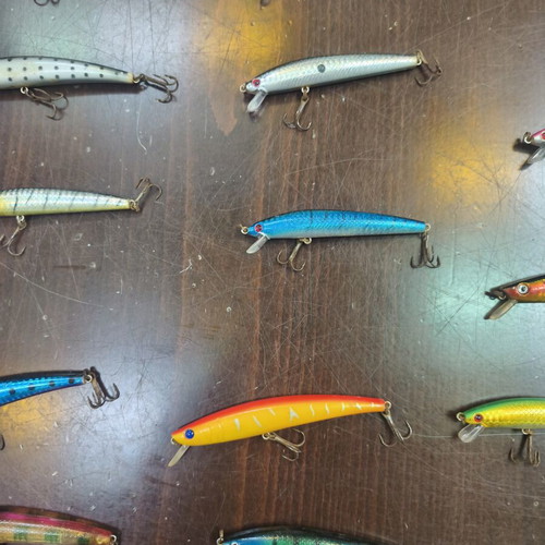 Artificial fishing lures used, pack of 18 for spinning
