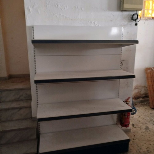 Shelf 4 positions used