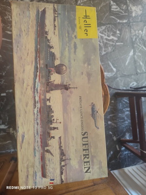 Heller Frégate Lance-Engins Suffren model kit 1/400 L861, vintage