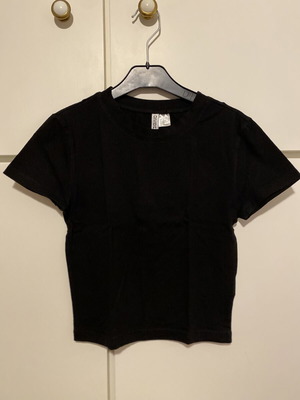 H&M Divided black crop top, short sleeve